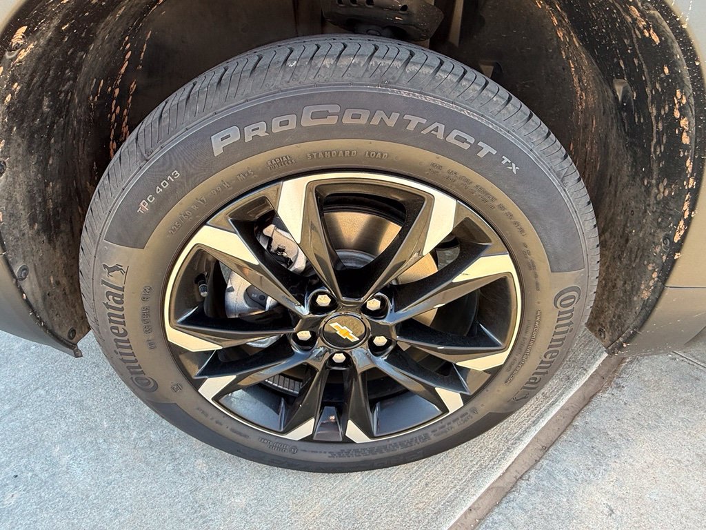 Used 2023 Sterling Gray Metallic Chevrolet LT image 9