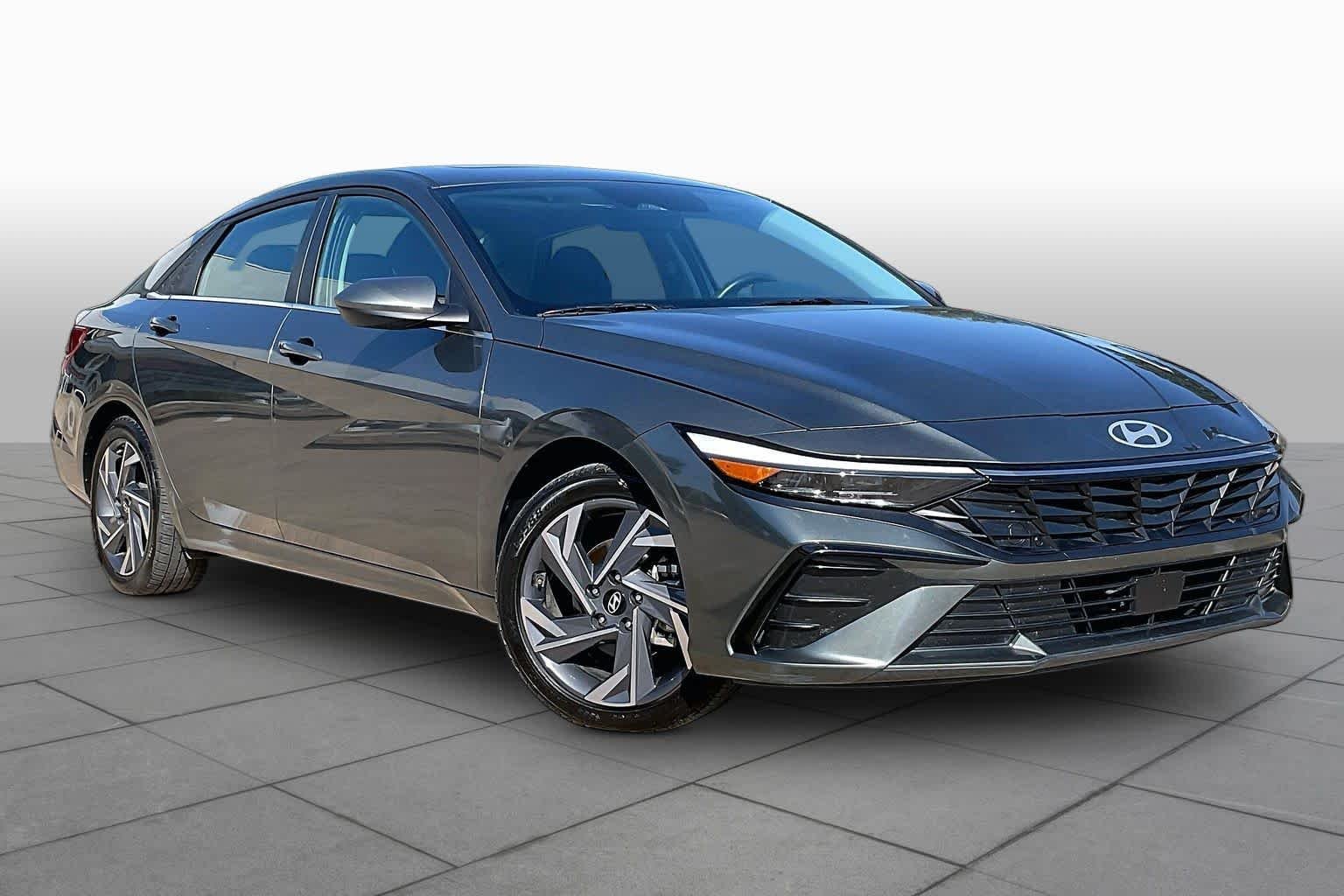 Used 2025 Amazon Gray Hyundai SEL Convenience image 3