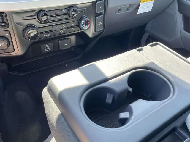 New 2026 Oxford White Ford XLT image 10