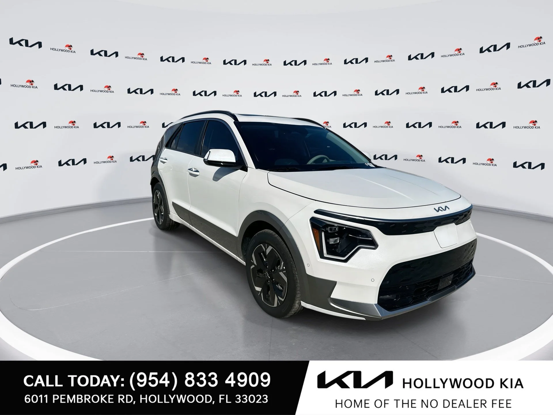 New 2025 Snow White Pearl Kia Wave image 2
