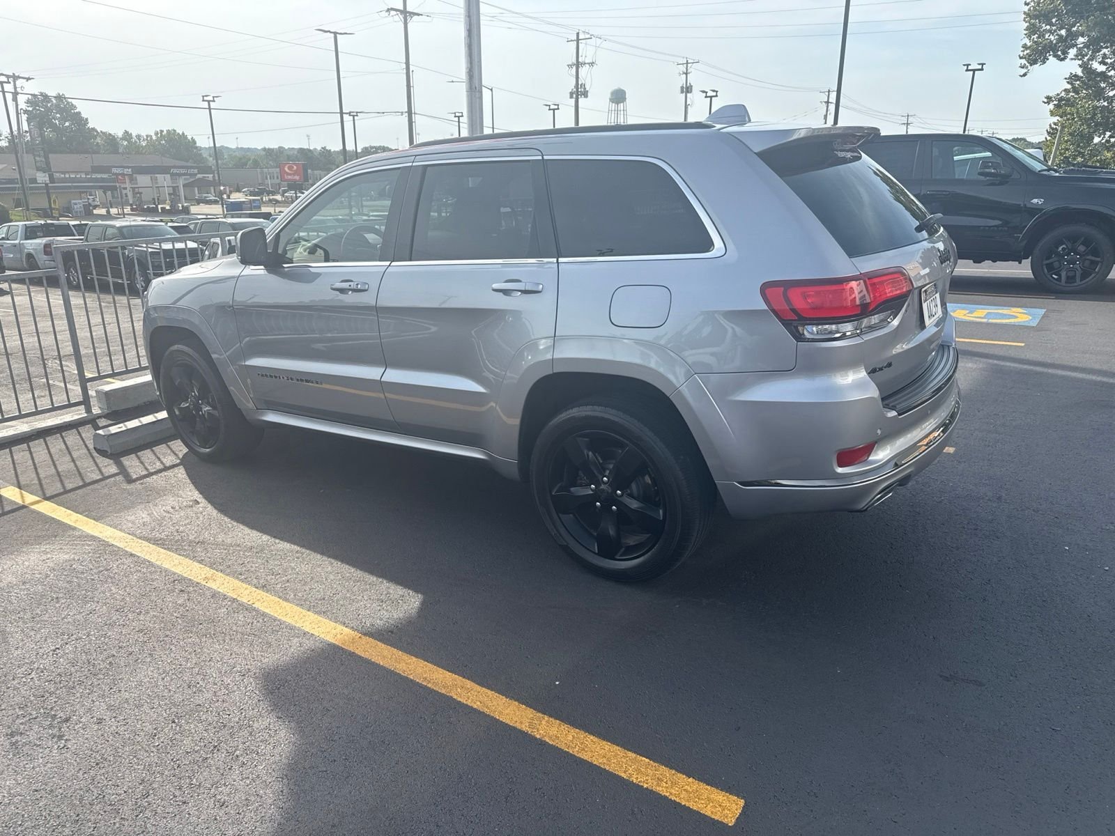 Used 2015 Silver Jeep Overland image 4