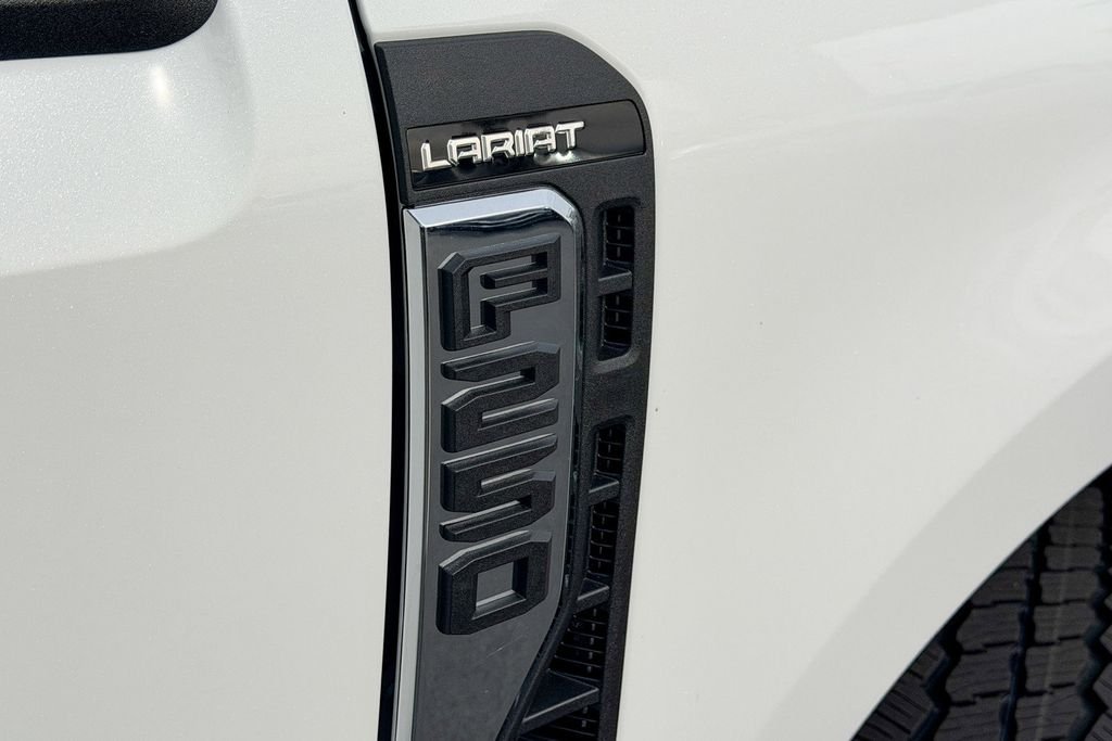 New 2026 Star White Metallic Tri-Coat Ford F-250® Lariat® image 5
