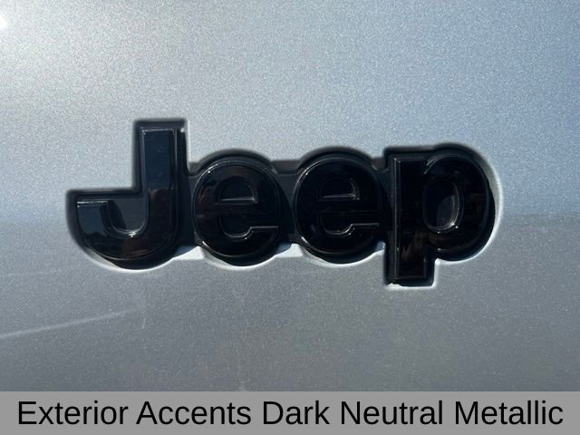 New 2026 Silver Zynith Exterior Paint Jeep Altitude image 25