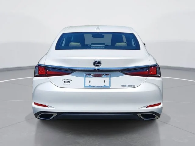 Used 2020 White Lexus 350 image 4