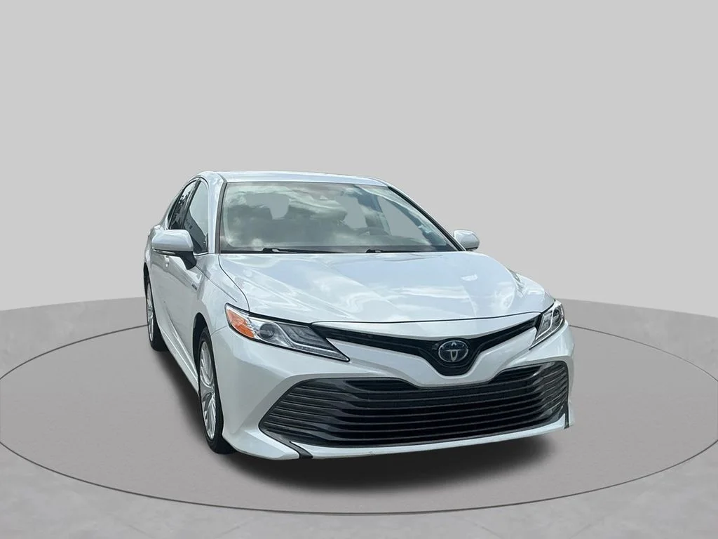 Used 2020 Beige Toyota XLE image 15