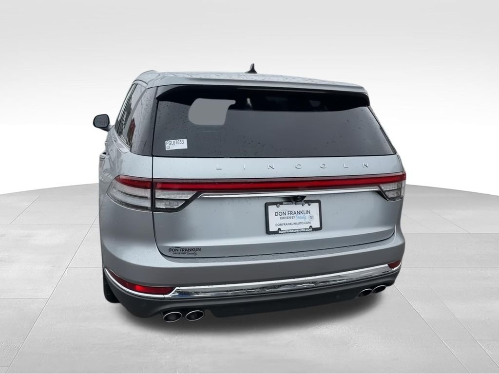 Used 2023 Silver Lincoln Standard image 7