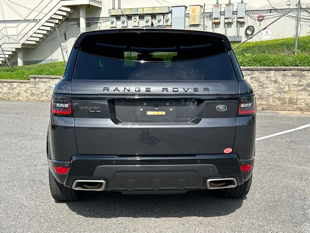 Used 2022  Land Rover HSE Dynamic image 3