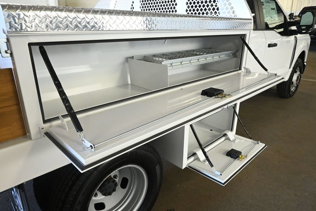 New 2026 Oxford White Ford XL image 29