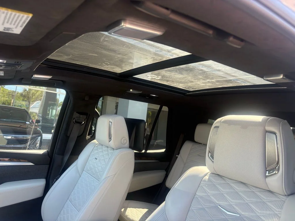 Used 2025 Silver Cadillac Sport Platinum image 31