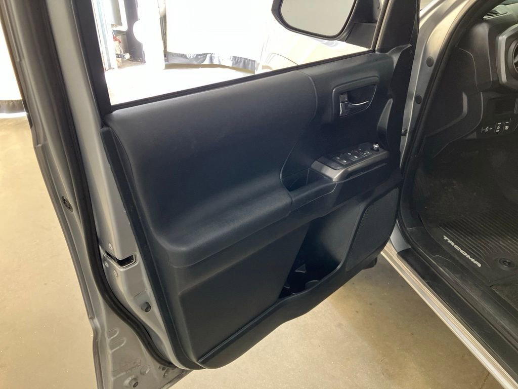 Used 2017  Toyota TRD Sport image 3