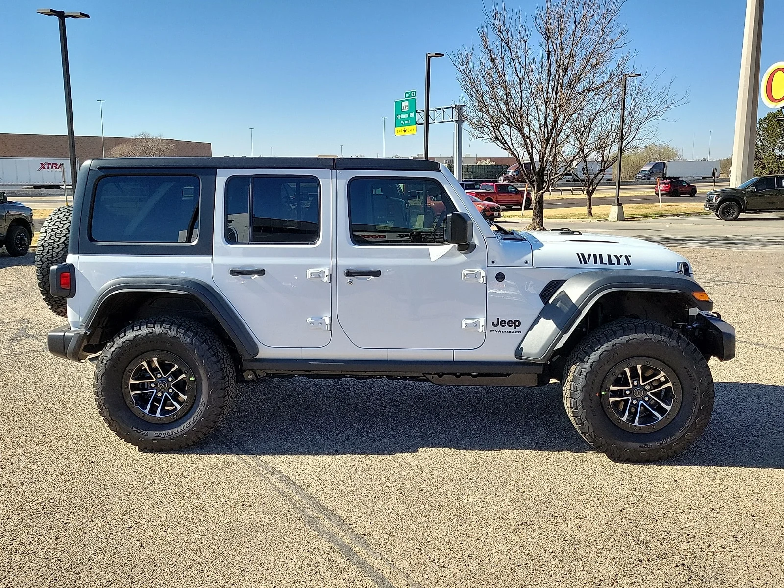 New 2026 PW7 Bright Whit Jeep 4-DOOR WILLYS image 5