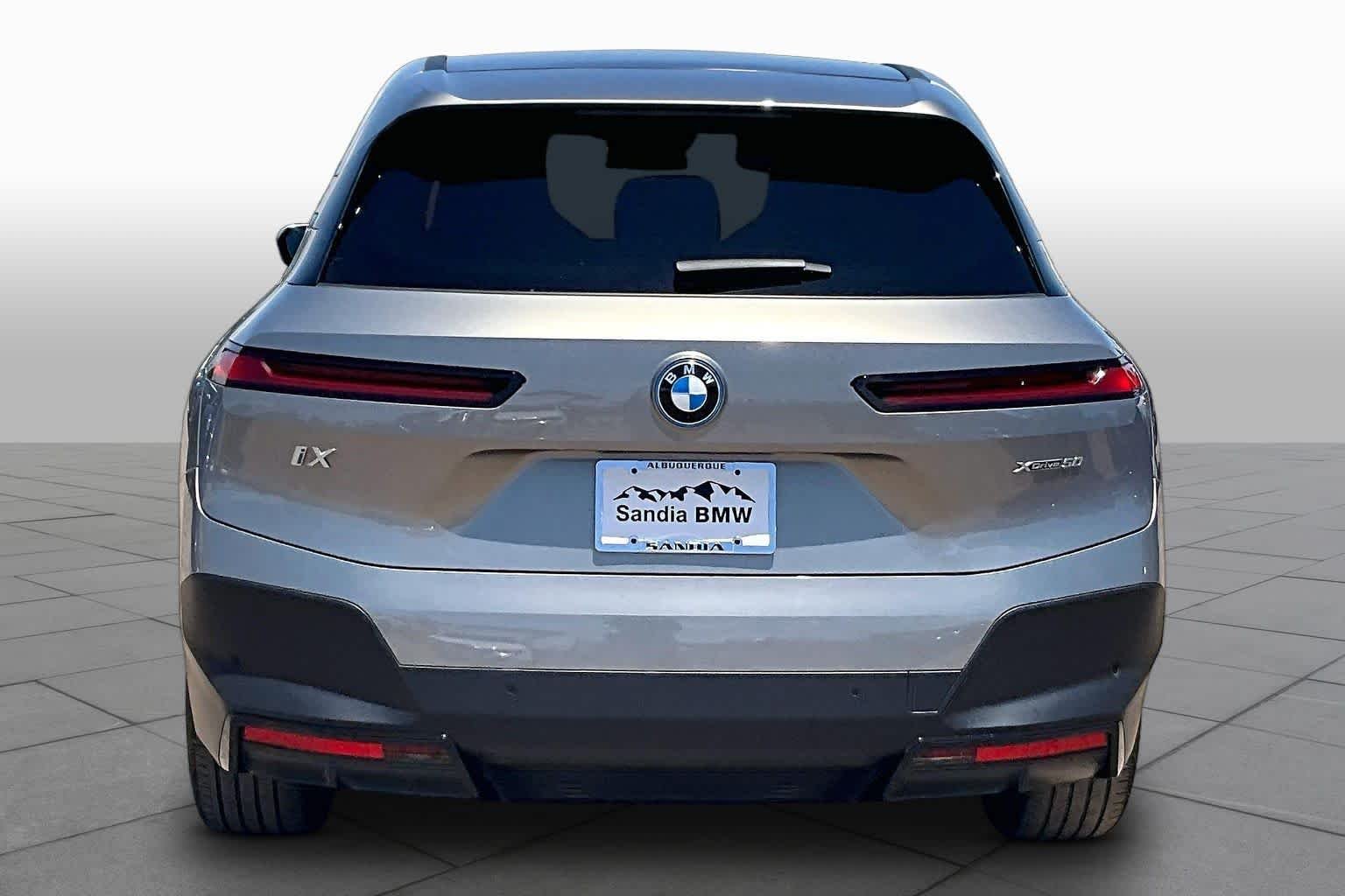 Certified Used 2023 Oxide Grey Metallic BMW xDrive50 image 4