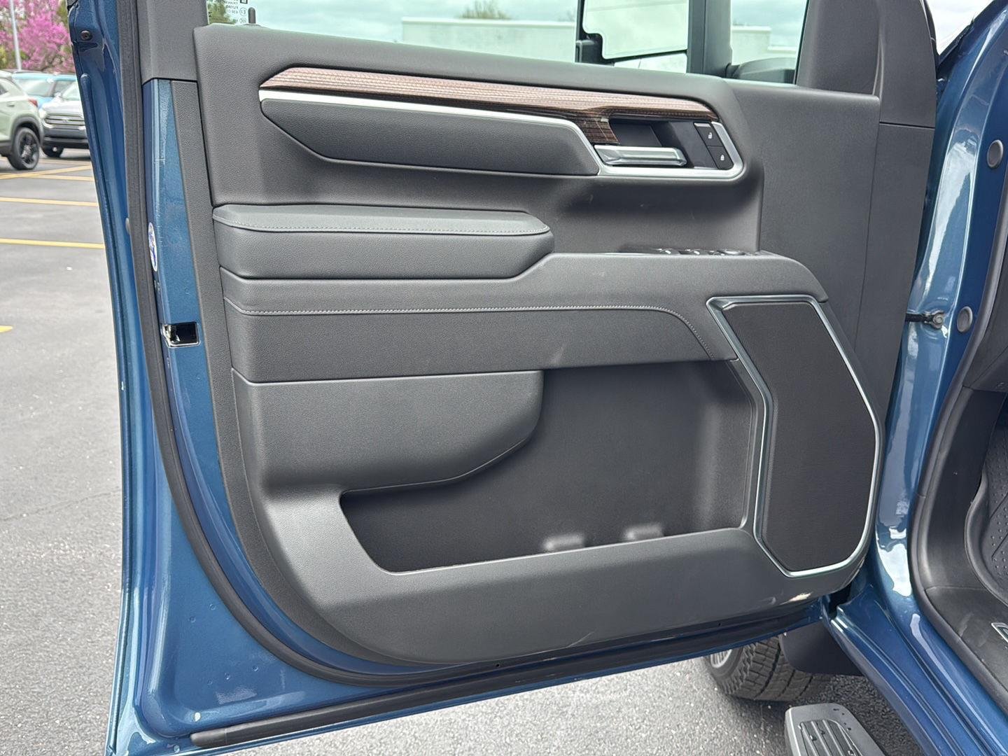 New 2026 Lakeshore Blue Metallic Chevrolet LT image 18