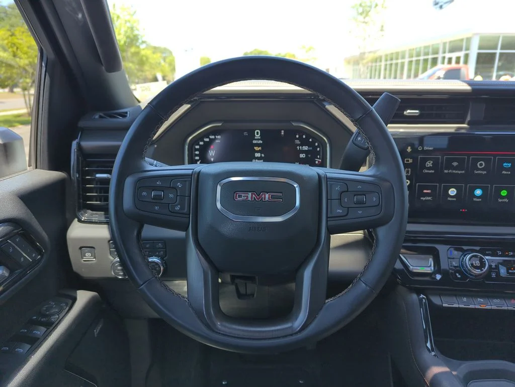 Used 2025 White GMC AT4 image 16