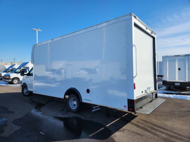 New 2026 Summit White Chevrolet 2WT image 6
