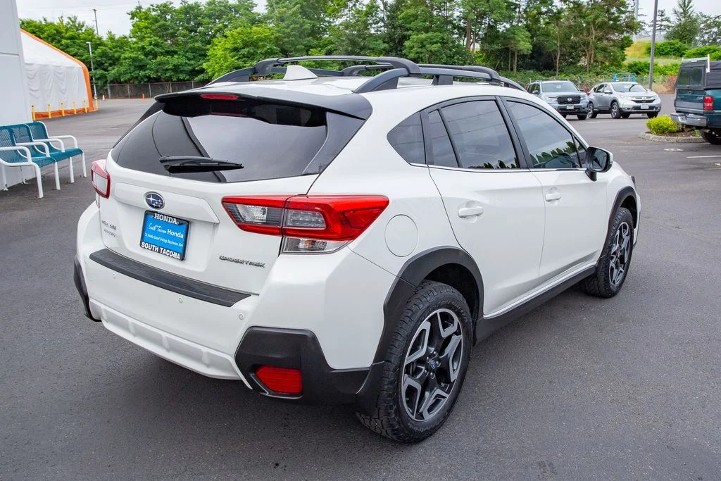 Used 2020 Crystal White Pearl Subaru Limited image 14