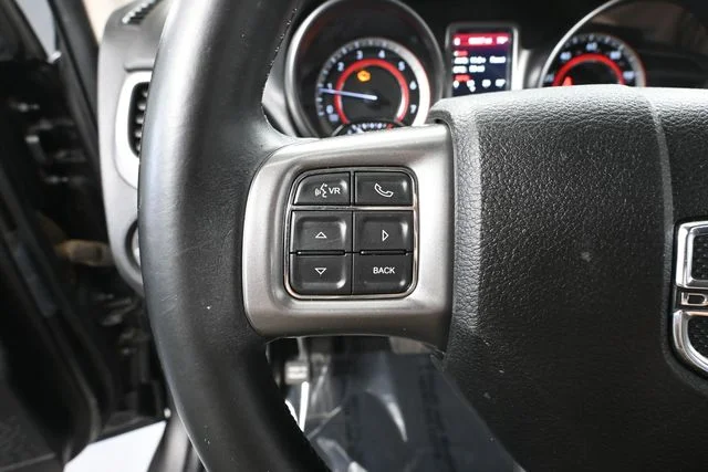 Used 2017 Gray Dodge Crossroad image 26