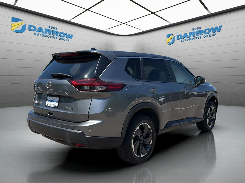 Used 2024 Gray Nissan SV image 5