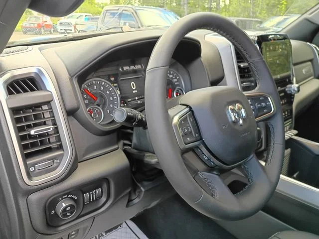 New 2026 Diamond Black Crystal Pearl-Coat Exterior Paint RAM Big Horn/Lone Star image 11