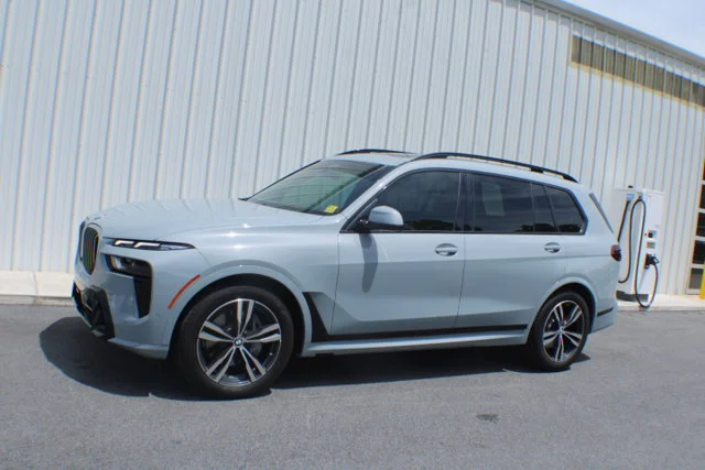 Used 2023 Brooklyn Grey Metallic BMW xDrive40i image 4