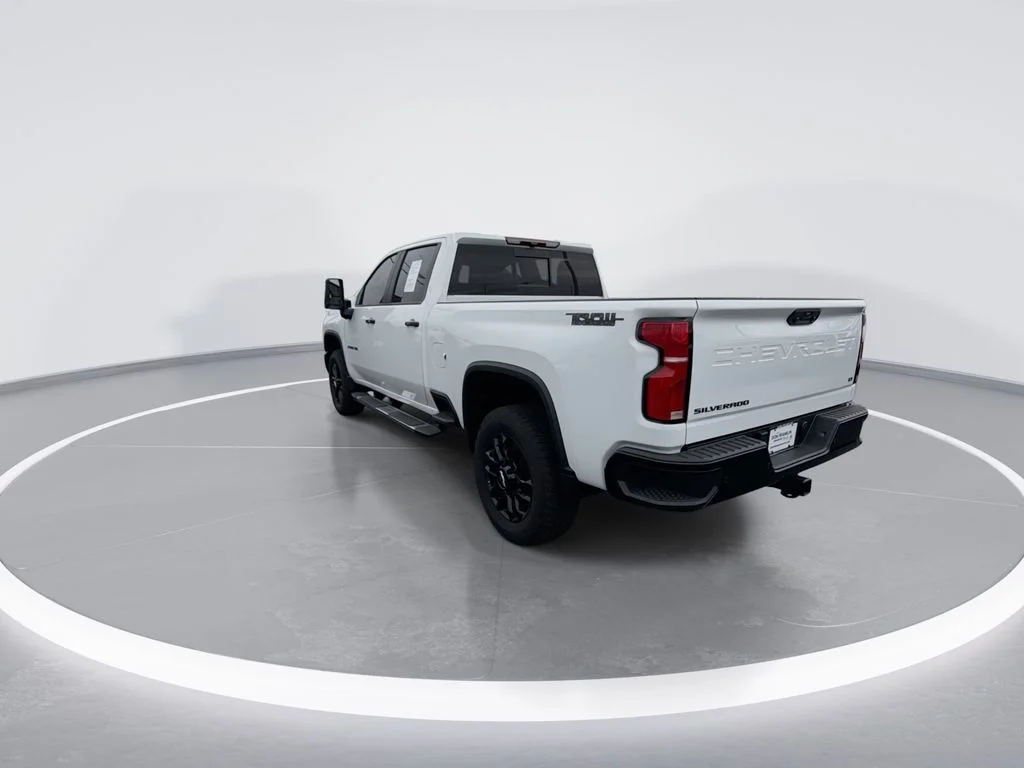 Used 2026 White Chevrolet LT image 6