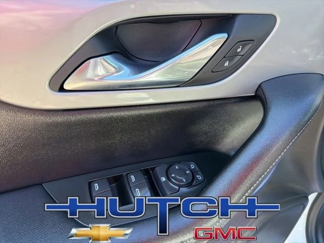 Used 2025 Summit White Chevrolet 2LT image 19