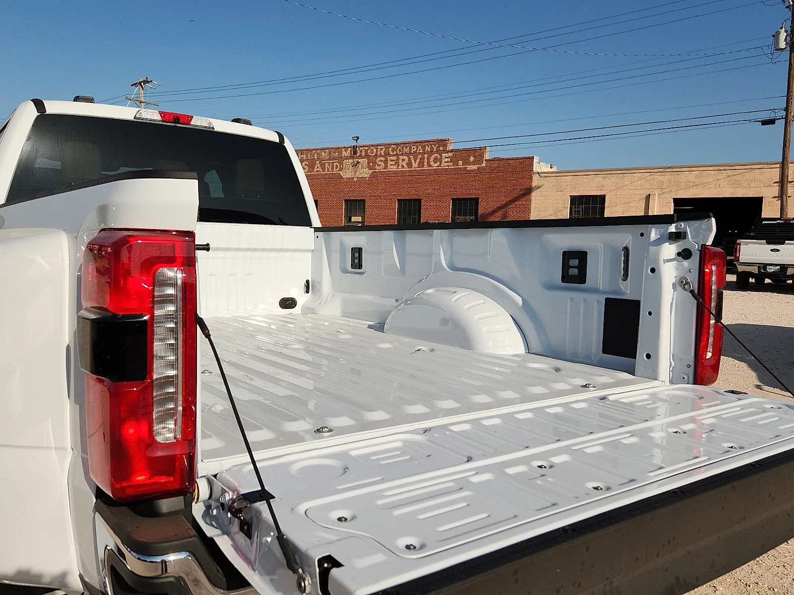 New 2026 Oxford White Ford Lariat image 12