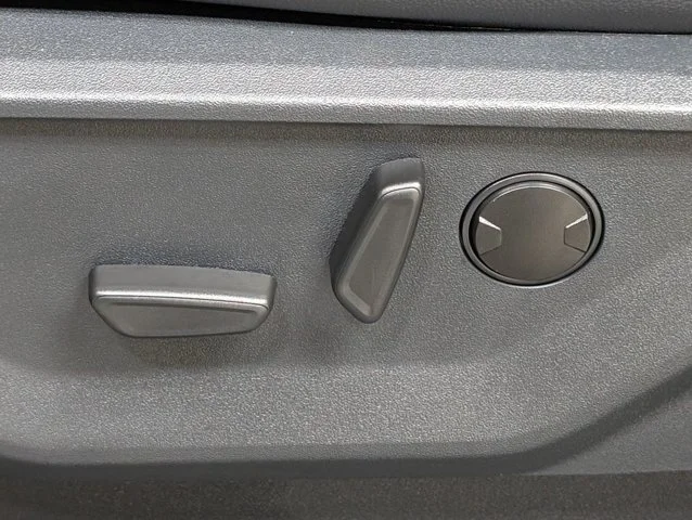 New 2026 Glacier Gray Metallic Tri-Coat Ford F-250® Lariat® image 58