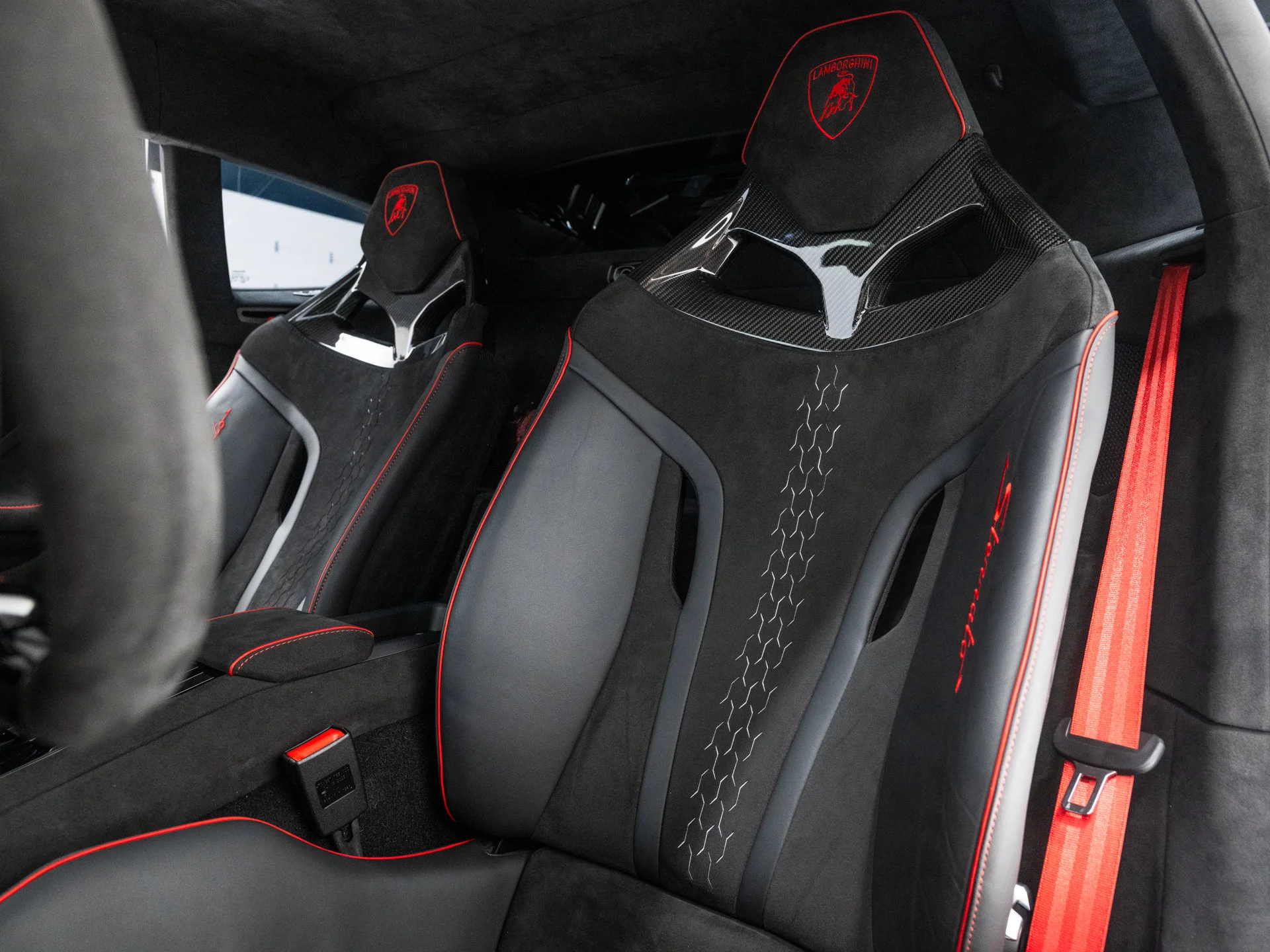 Used 2023 Blu Grifo Matte Lamborghini  image 33
