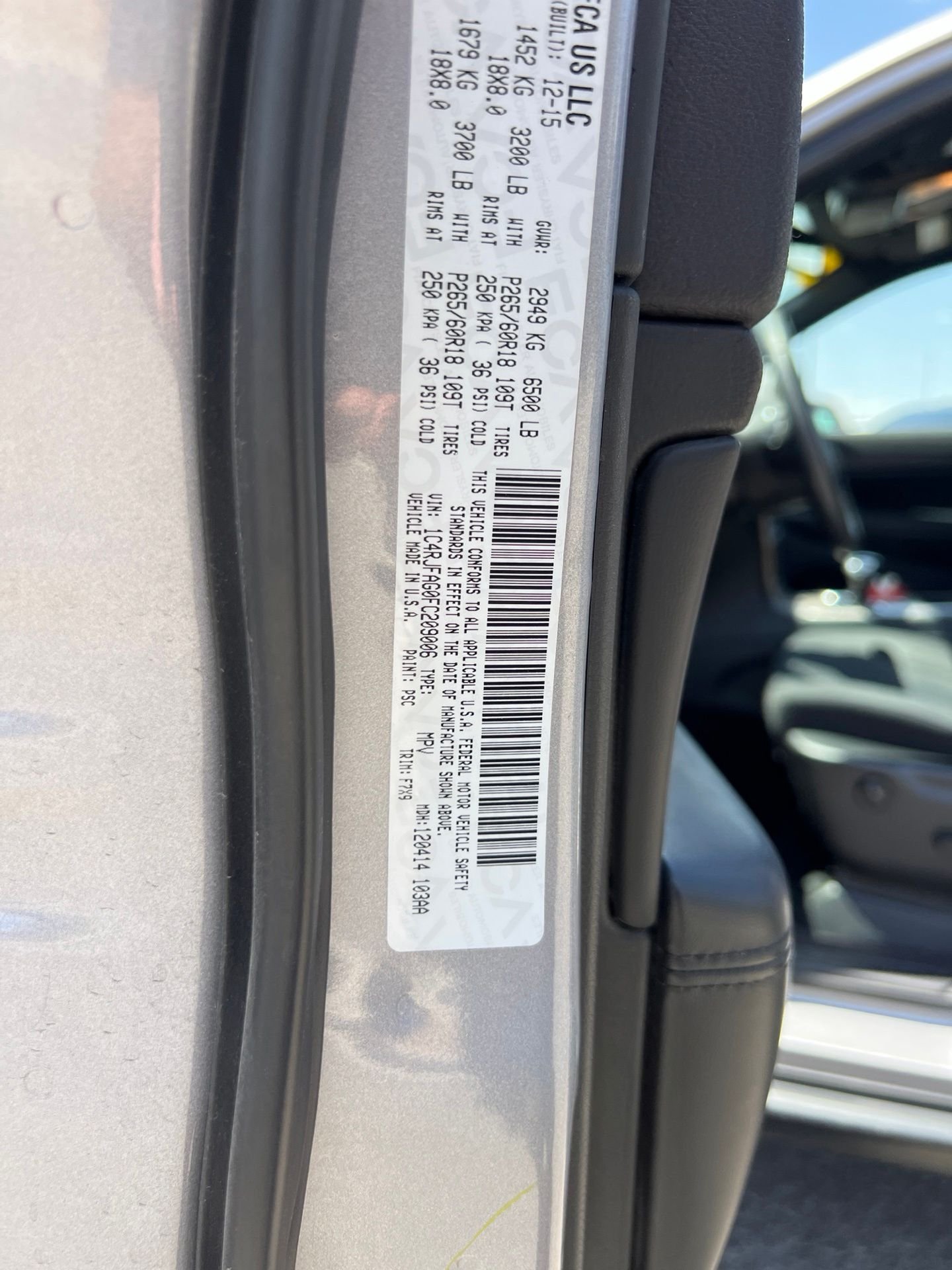 Used 2015 Silver Jeep Laredo image 29