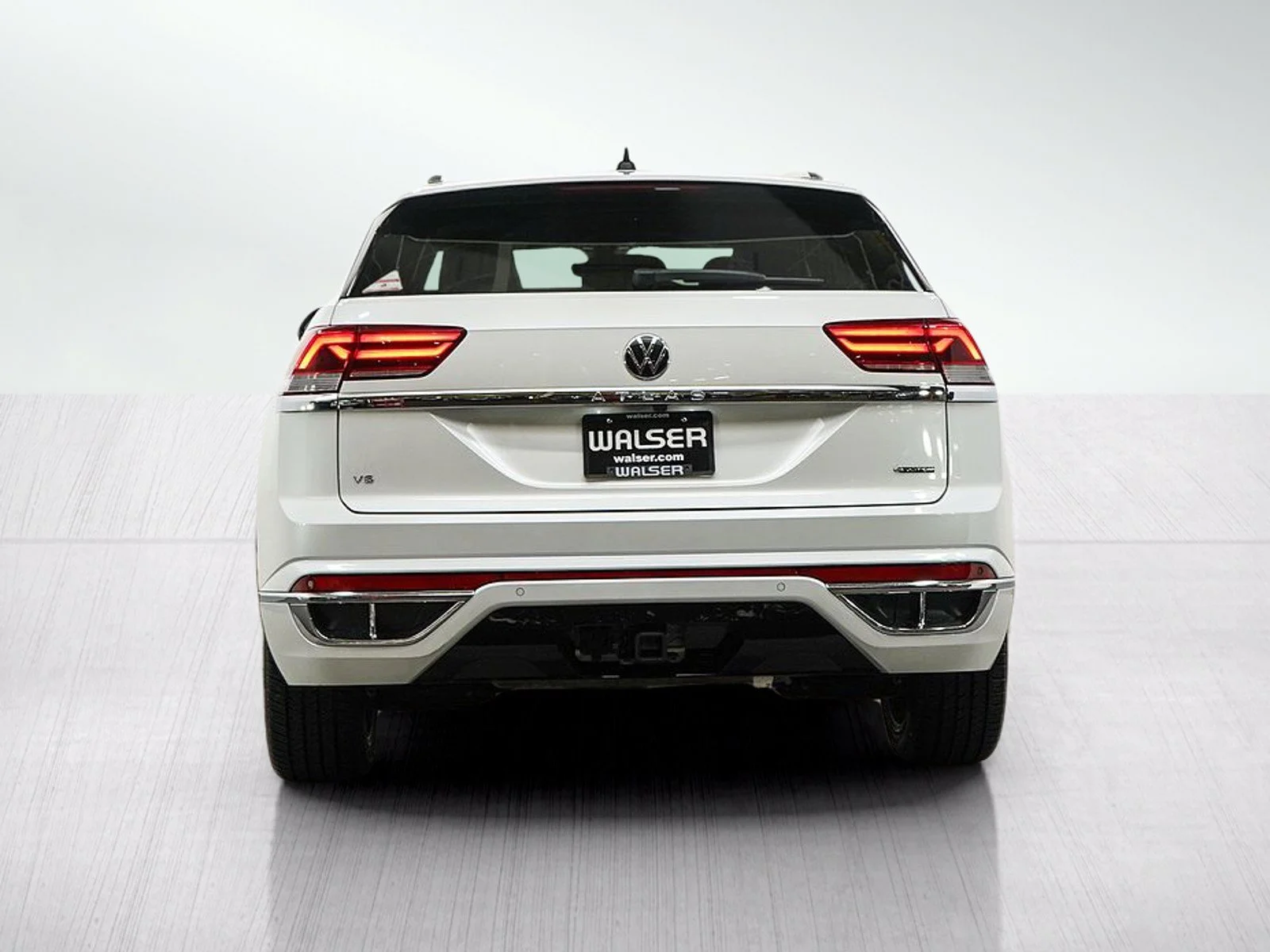 Used 2023 White Volkswagen 3.6L V6 SEL Premium R-Line image 4