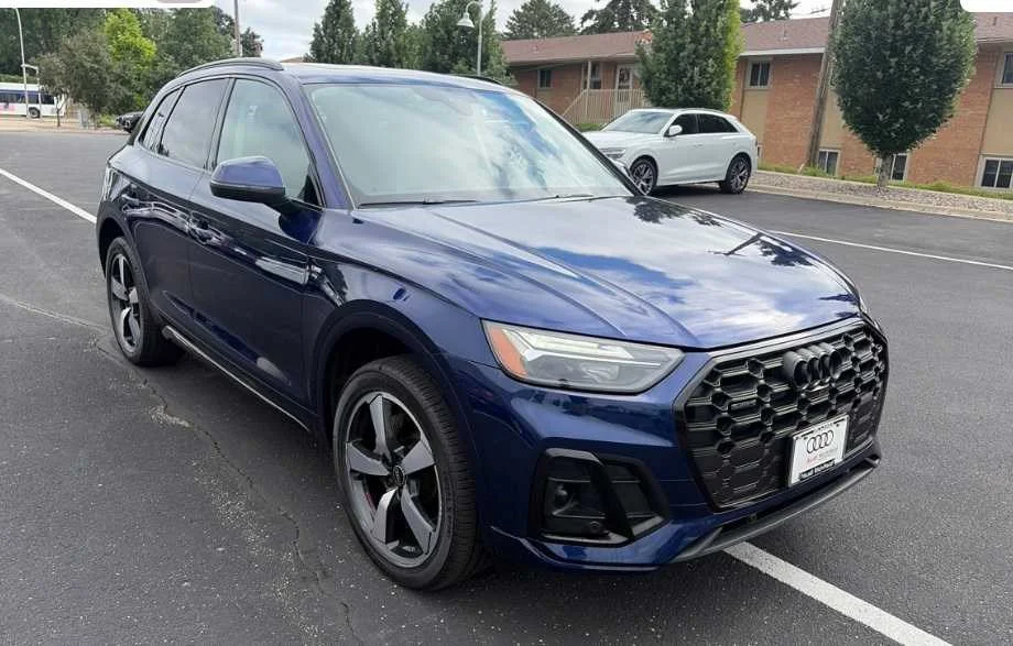 Used 2023 Navarra Blue Metallic Audi S line Premium Plus image 3