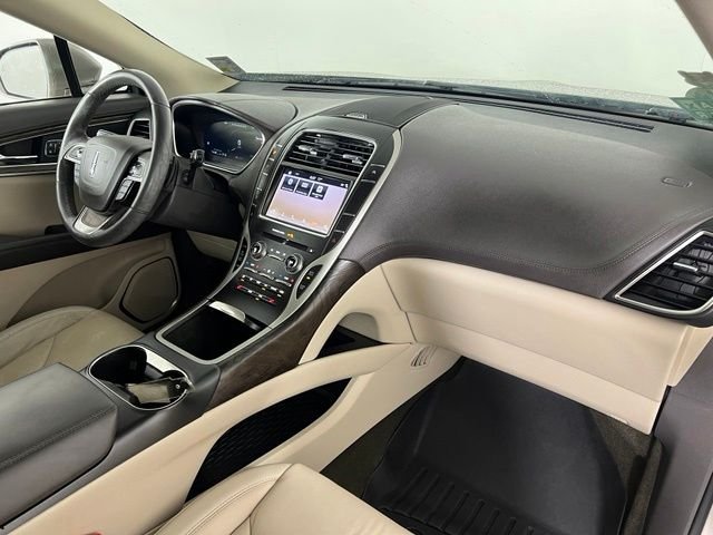 Used 2019 Brown Lincoln Select image 42