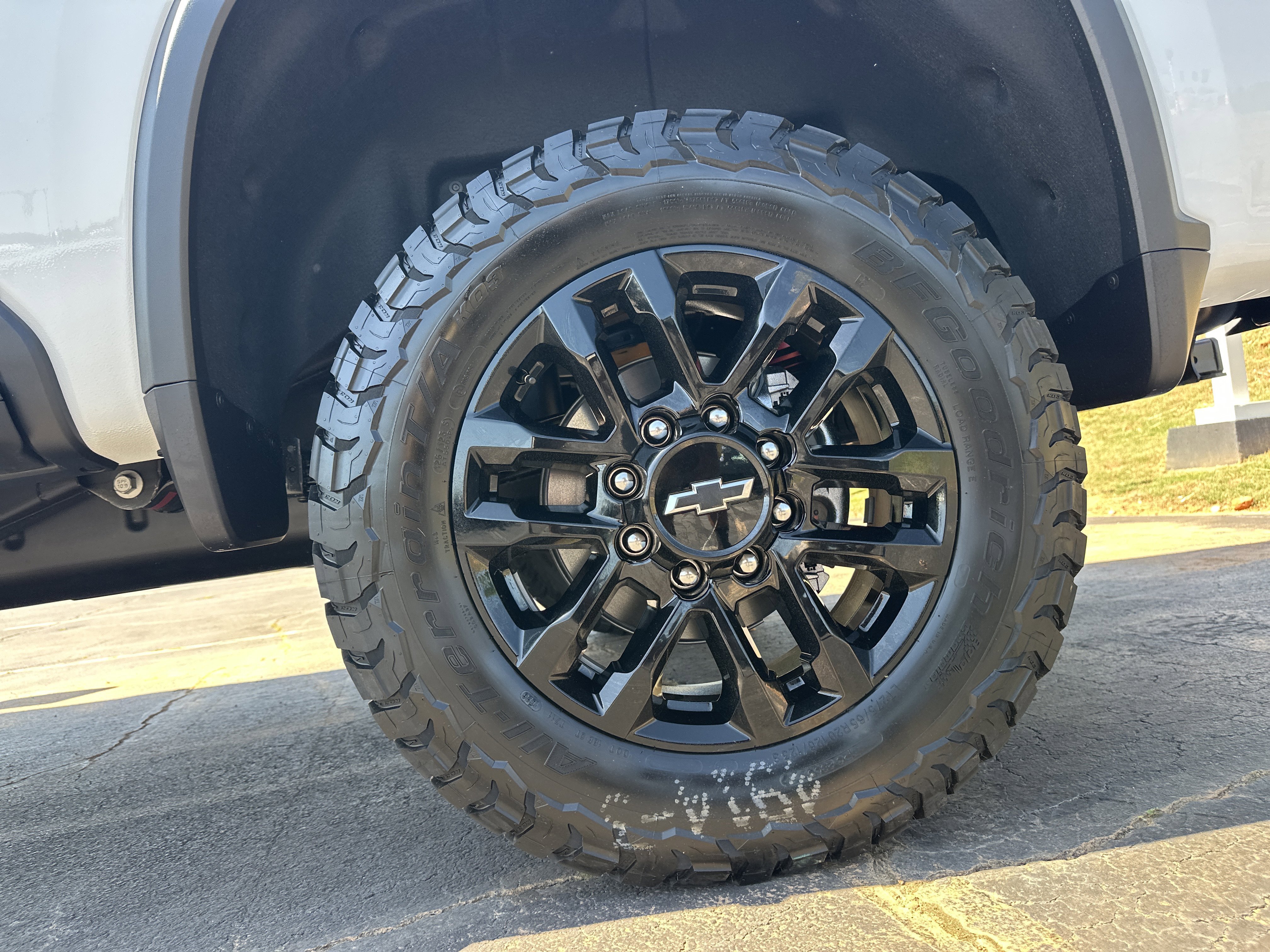 New 2026 Summit White Chevrolet LTZ image 20