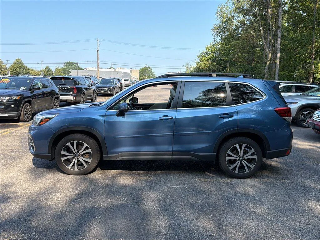 Used 2021 Horizon Blue Pearl Subaru Limited image 10