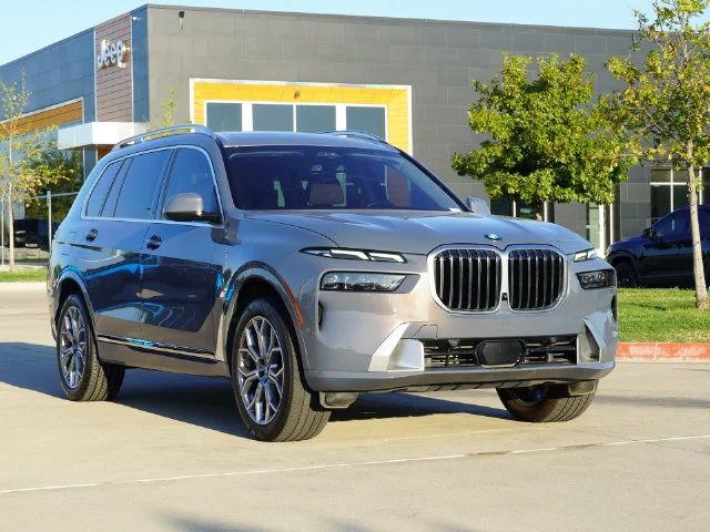 Used 2024 Brown BMW xDrive40i image 8