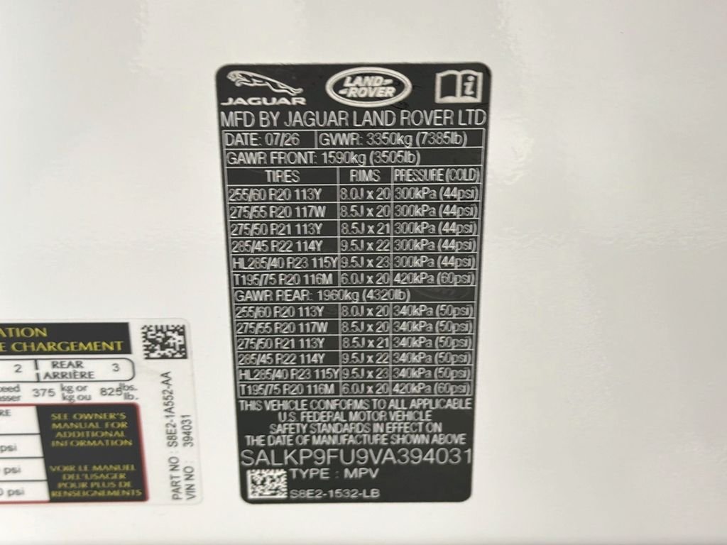New 2027 Fuji White Land Rover SE image 34