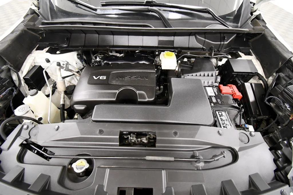 Used 2022 White Nissan SV image 12