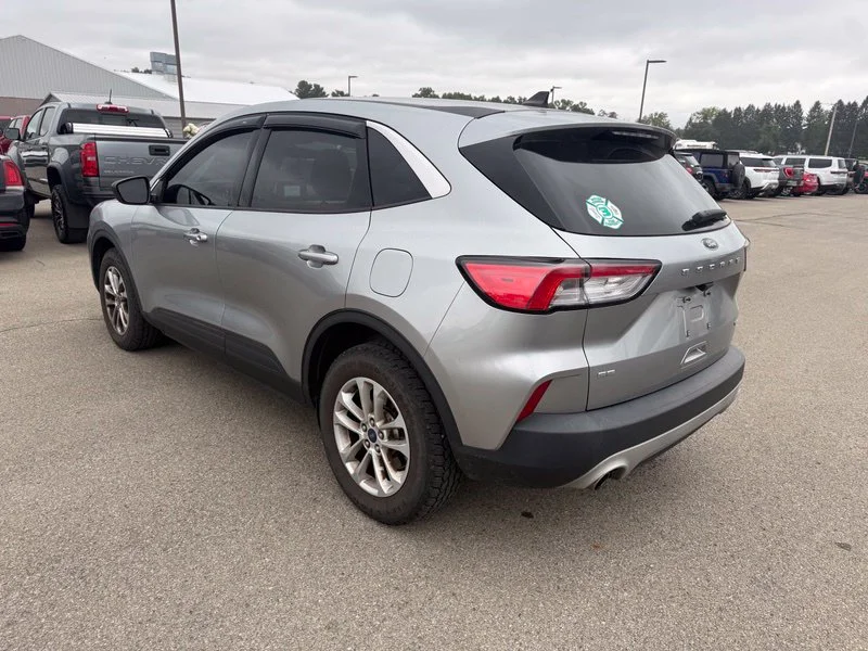 Used 2022 Silver Ford SE image 15