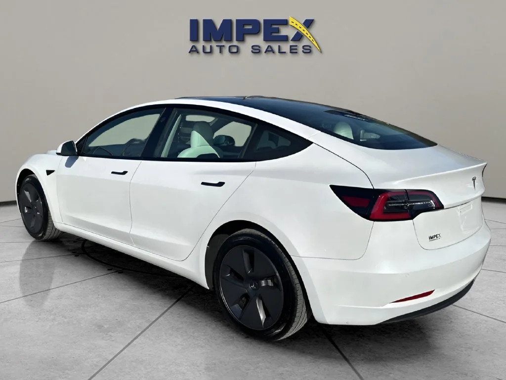 Used 2022 White Tesla Base image 3