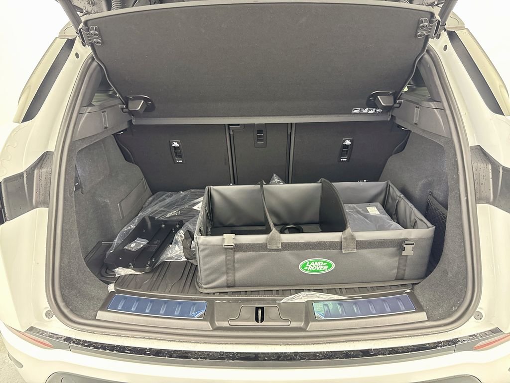 New 2026 Fuji White Land Rover Hoxton Edition image 27