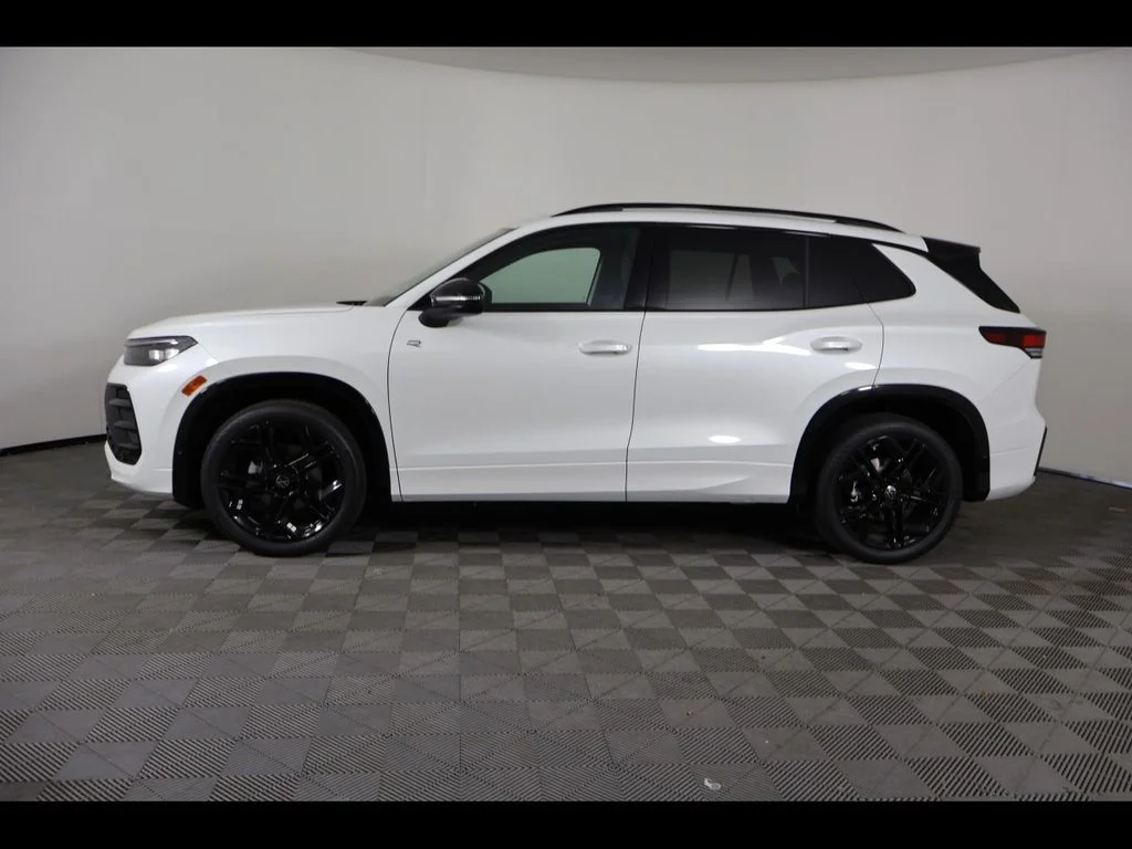 New 2026 White/off-white Volkswagen SE R-Line Black image 2