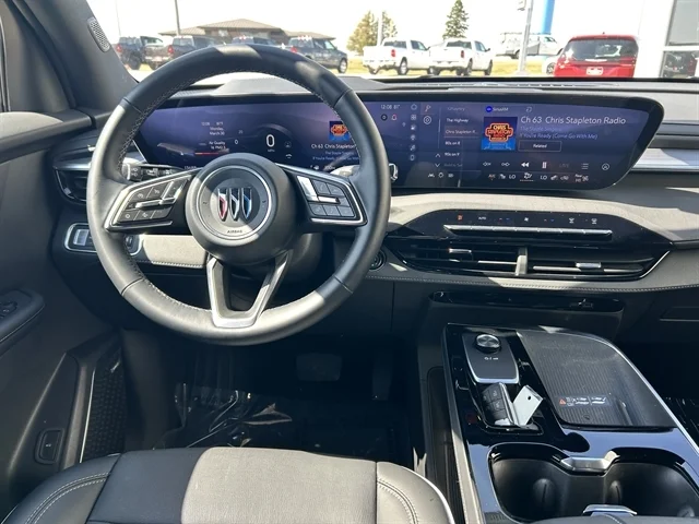 Used 2025 WHITE BUICK Preferred image 3