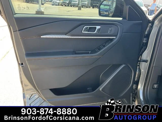 New 2026 Carbonized Gray Metallic Ford Tremor® image 30