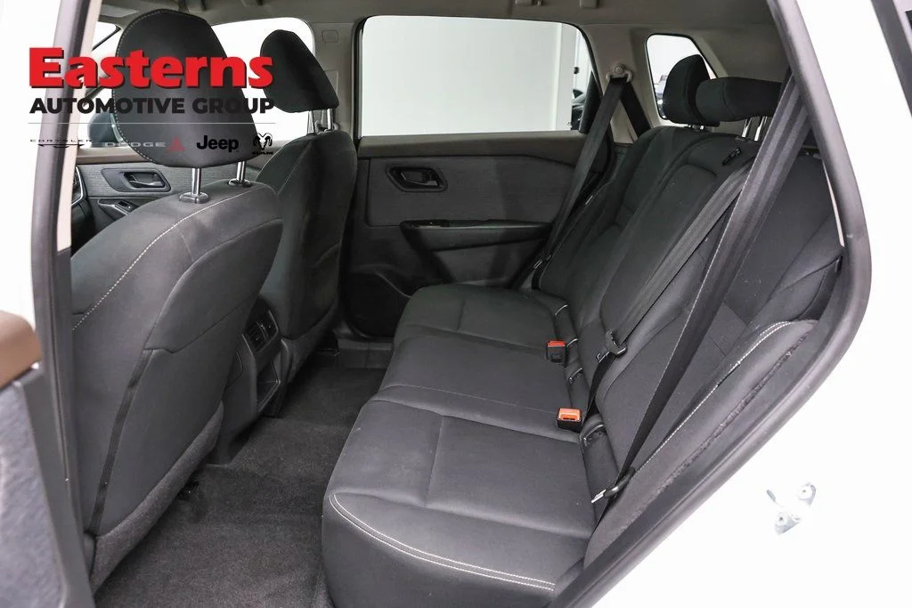 Used 2023 White Nissan S image 22