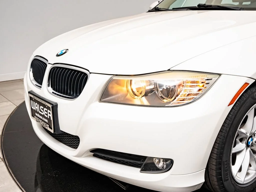 Used 2010 Alpine White BMW 328i image 3