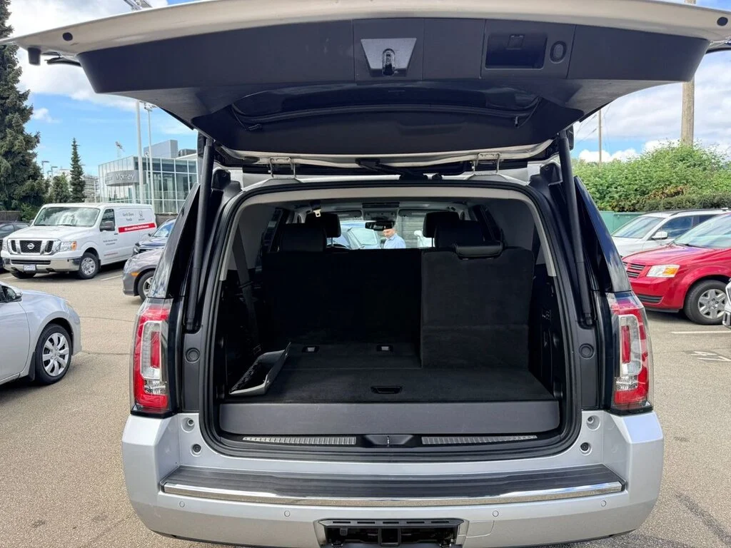 Used 2020 Quicksilver Metallic GMC 4x4 Denali Dilawri Certified   Local BC   Regularl image 10