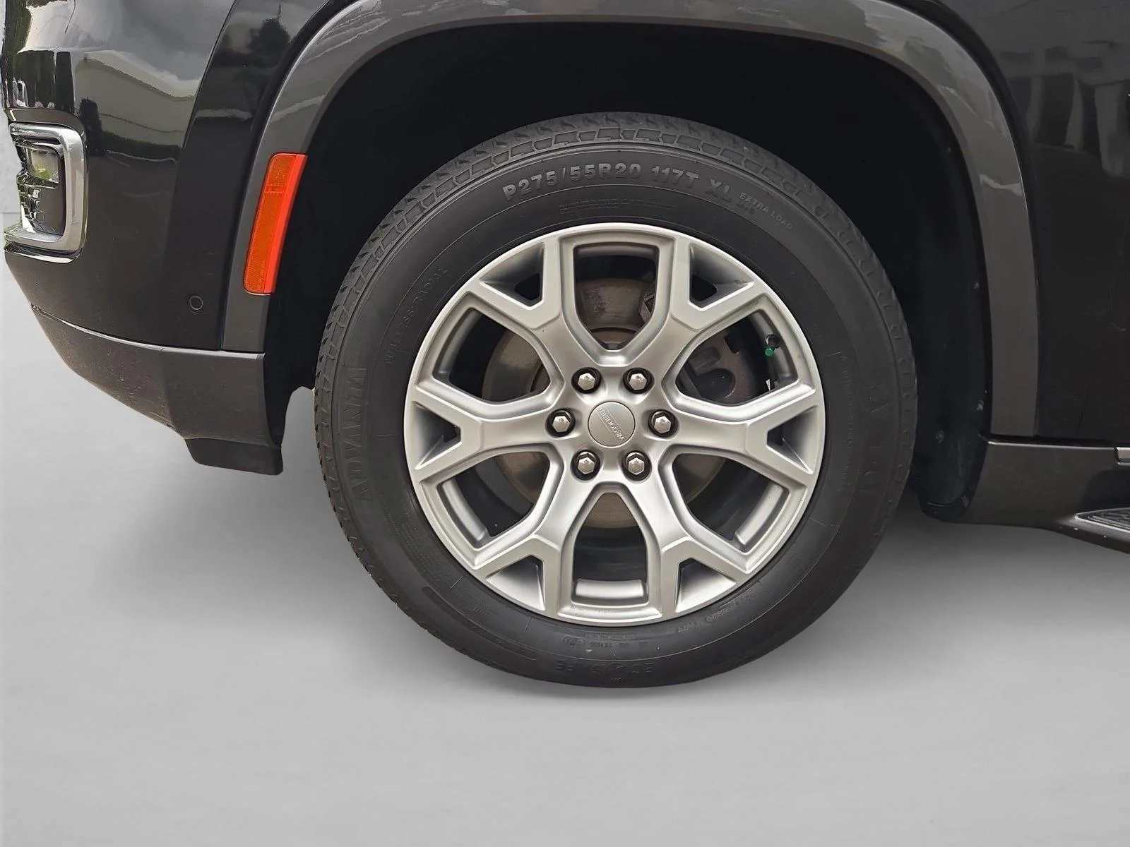Used 2022 Diamond Black Crystal Pearlcoat Jeep Series II image 24
