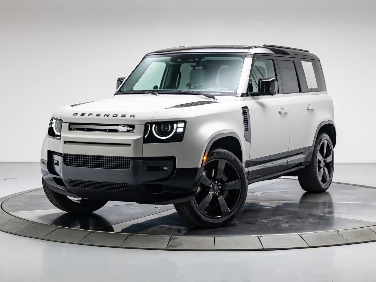 New 2026 Borasco Grey Land Rover P400 X-Dynamic SE image 1