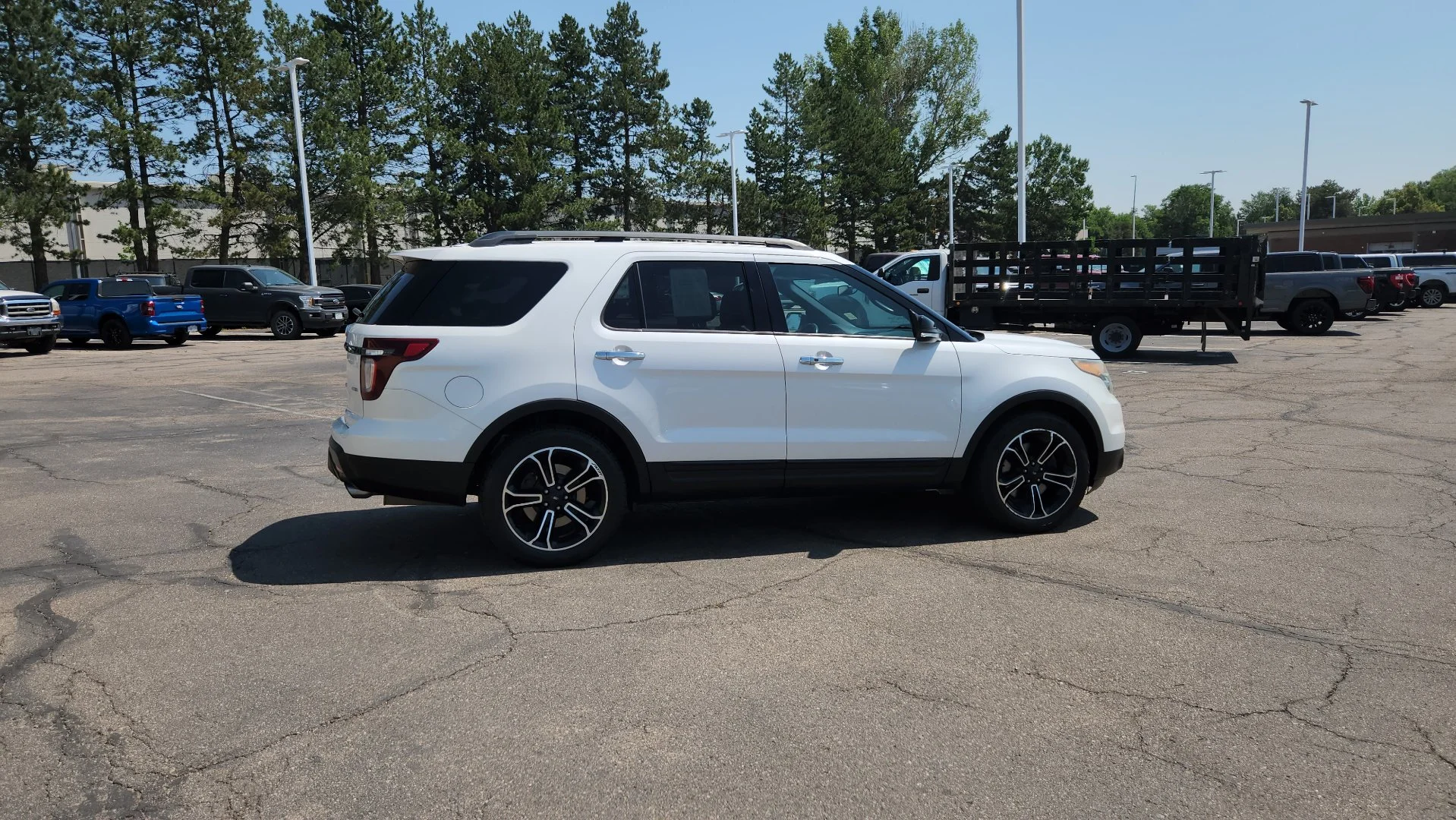 Used 2014 White Platinum Clearcoat Metallic Ford Sport image 9